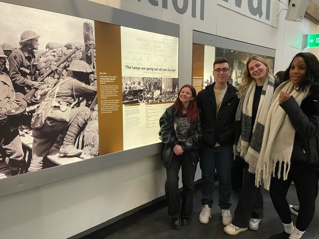 Sheff6thForm's tweet image. Our Sixth Form students recently went on an educational visit to a war museum.

If trips, visits, and opportunities like this are up your street, then come to our Sixth Form Open Day on Wednesday 13th March. You can book your place using the link below:
ticketsource.co.uk/the-sheffield-…