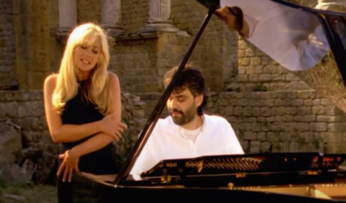 Así luce la cantante y compositora Marta Sánchez a 27 años de su colaboración con Andrea Bocelli en "Vivo por Ella" 😱📺
👉 13.cl/rec/articulos/…