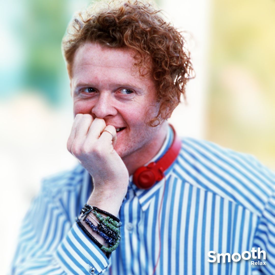 #MickHucknall first started writing 'Holding Back the Years' when he was just 17 and living at his father's house – but it took several more years before he added the famous chorus! 🎶

Is it one of your favourite #SimplyRed songs?