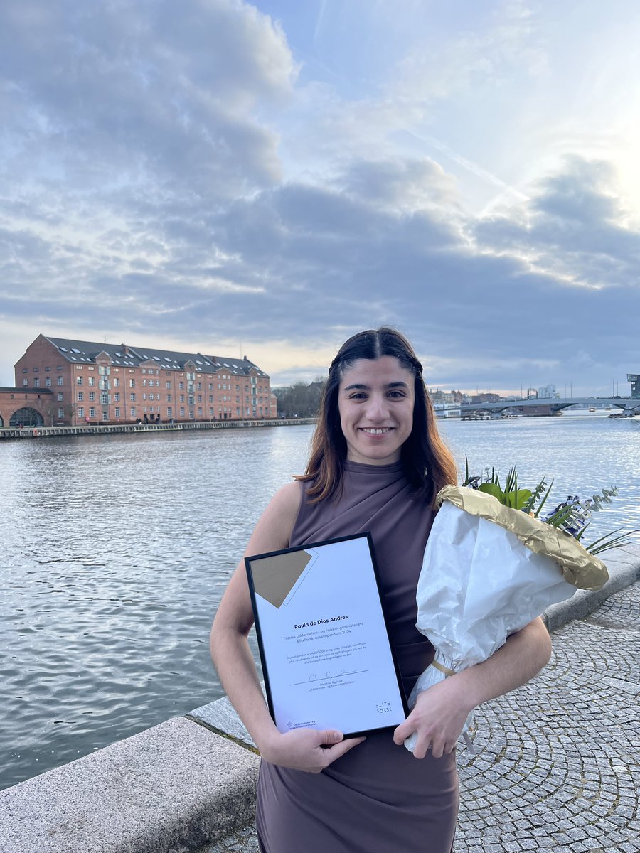 _pauladedios's tweet image. Thrilled to be among the recipients of the EliteForsk-rejsestipendier 2024, presented by HM The Queen & The Minister of Education (@UFM_MIN) 🎉
I will visit @LiuLab2012 at the University of Michigan to design new artificial cells 🔬👩🏻🔬
@iNANO_AarhusUni @AarhusUni
#EliteForsk