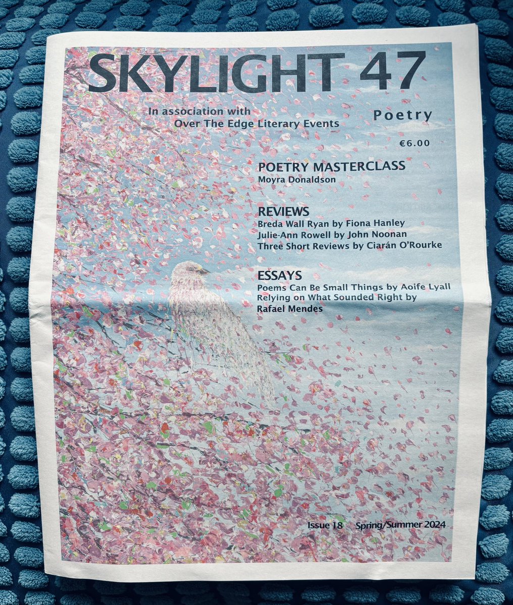 Spring is definitely here with the arrival of the latest issue of @Skylight47Poems and its beautiful cover. Looking forward to reading all of the interior beauties including an essay by @rafaelmendes341 🌸