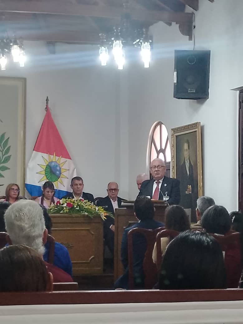 IvssYaracuy's tweet photo. #27Feb l Celebración Aniversario de Defensoría del Pueblo en Salón de Sesiones " Hugo Chavez Frias" del Consejo Legislativo del Estado Yaracuy.

@magalygutierrezvina @nicolasmaduro @julioleonyara https://t.co/lTgllyivvH