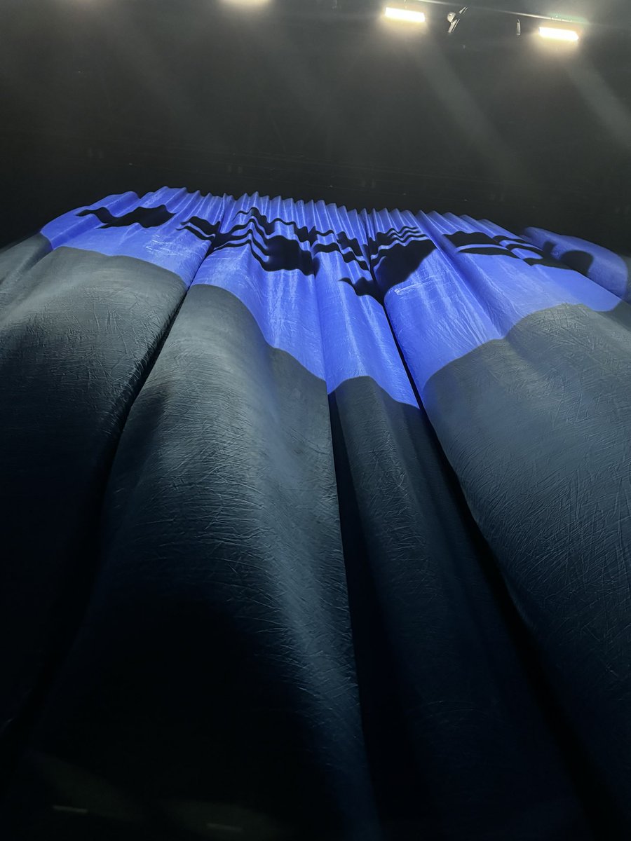 totallyelijah's tweet image. #sideburns victim