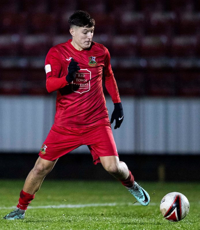 CymruLeagues's tweet photo. No slip ups 💪

Wins for @LlanelliReds and @AmmanfordAFC keep the title race tight in the #JDCymruSouth 📊 https://t.co/YQDxwOUJW8