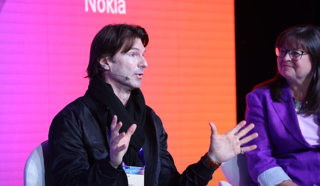 hubkonnect's tweet image. Our CEO Michael Koch speaking at #MWC24 Barcelona discussing what drives the innovation of Gen AI, where AI technology is heading, and the practical set of things that every organization MUST do to go from exploration to experimentation to value realization.  Leadership Matters.