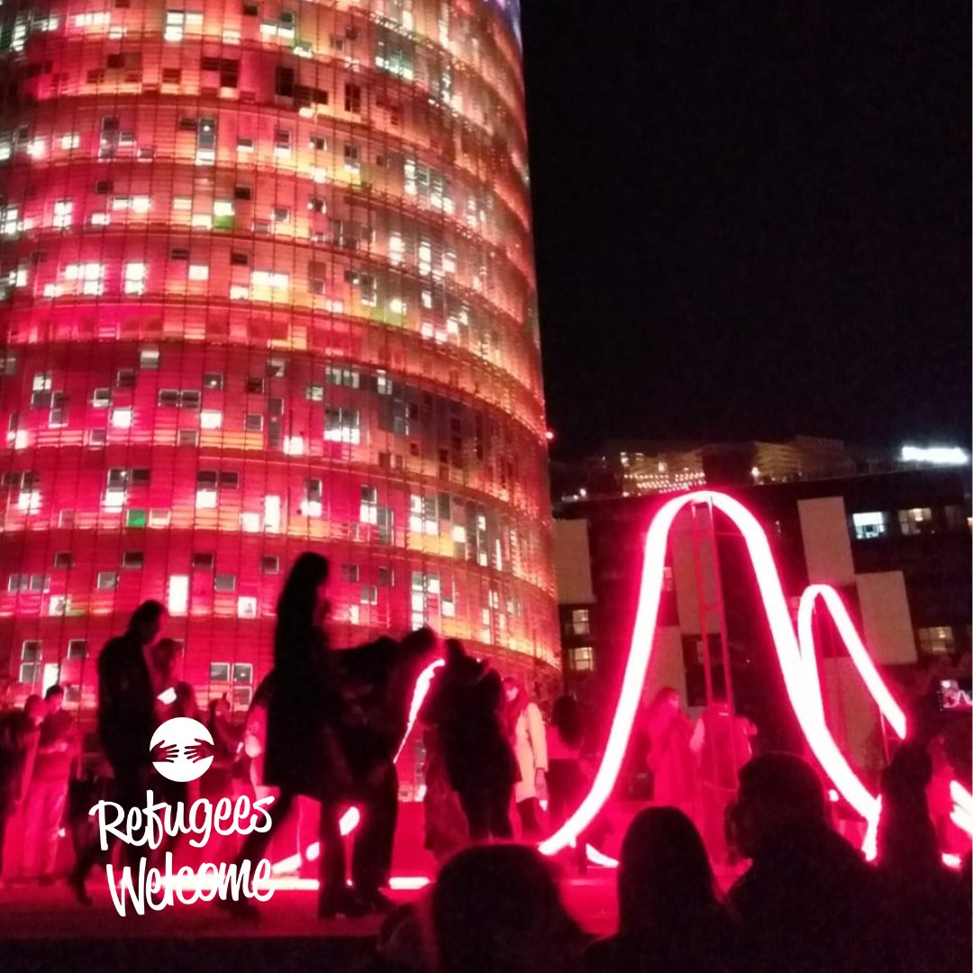 Diumenge passat, 4 de febrer, el Grup Local de Barcelona es va organitzar per a passejar pel Llum BCN i així compartir temps junts   ✨🌃💙

T'apuntes a formar part de l'equip Refugees Welcome? 

#RefugeesWelcome #culturadebenvinguda #culturadebienvenida <a href="/bcn_ajuntament/">Ajuntament de Barcelona</a>