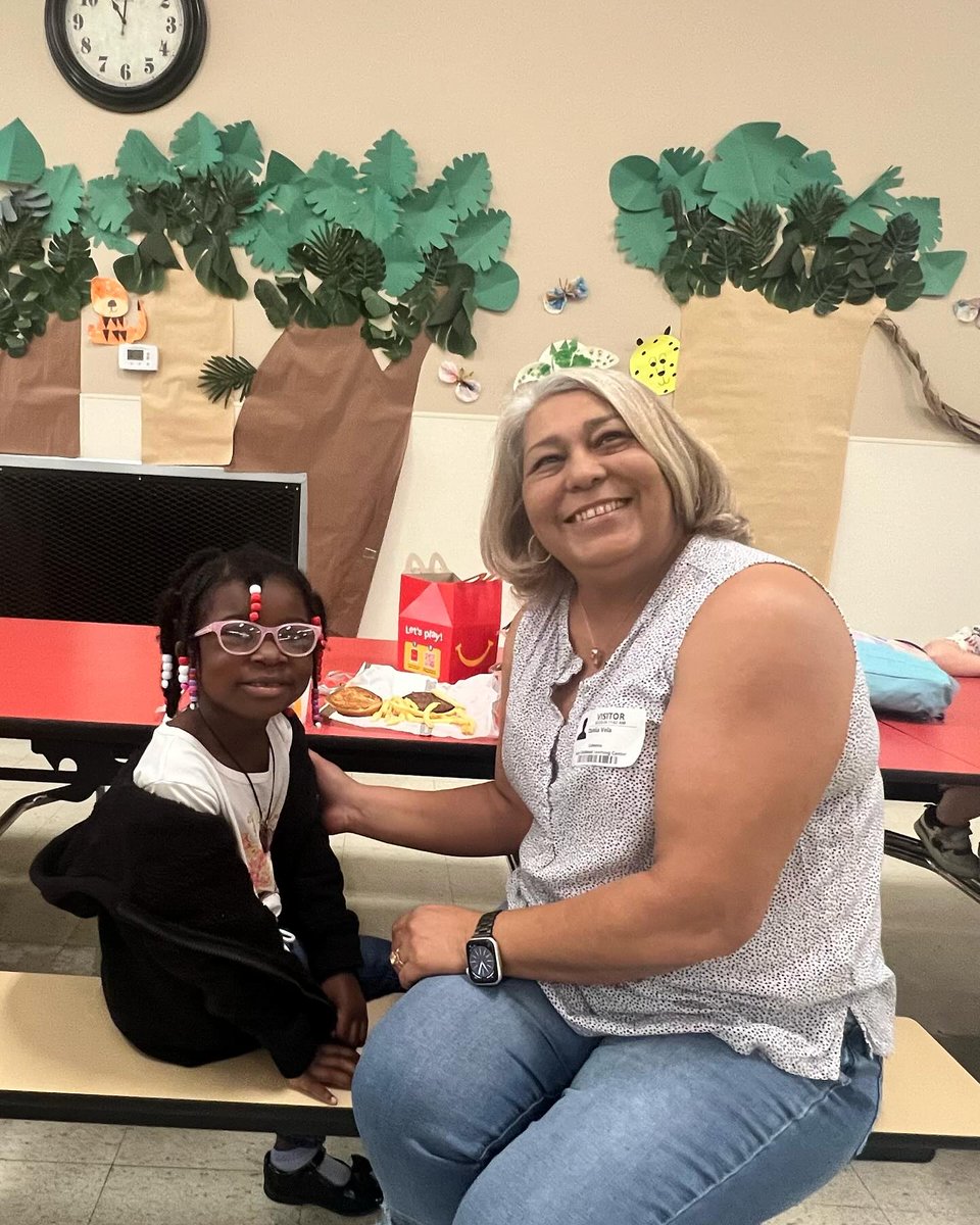 We are excited to introduce a new component to our SMART program: our Shining Star Student of the Week! This initiative aims to recognize and honor outstanding students who demonstrate dedication and excellence in their educational journey. As a reward, lunch with Mrs. Vela!
