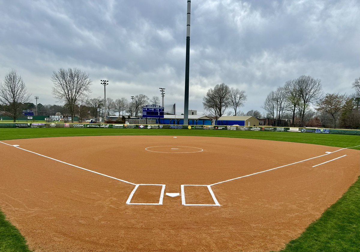 Lady Cat Field is ready to go!!! #dirtlife <a href="/ConwayAthletics/">Conway Wampus Cats</a>