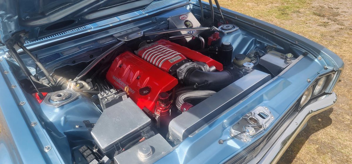 Joey1800callme's tweet image. This is an E2 R8 Maloo ute with the body cut off the floor pan (body swap) and a HG panel van cut from its floorpan and rewelded onto the shortend VE floorpan resulting in all mechanical and all moving parts being a VE HSV E2 Maloo ute.