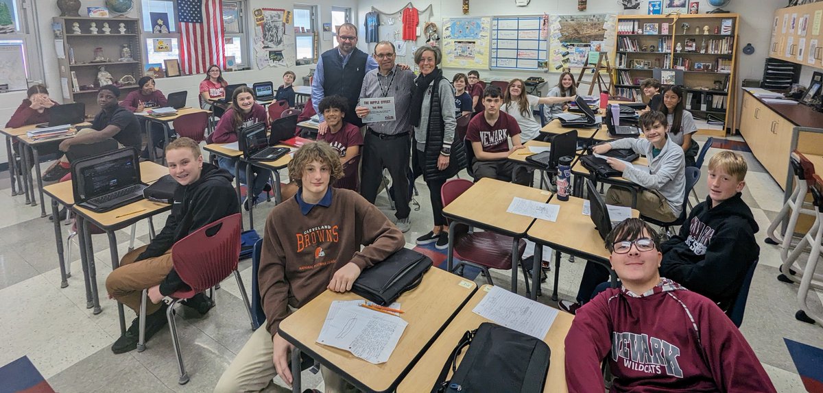 Newark_Schools's tweet photo. Congratulations to this week's Ripple Effect Award Winners:

Laurena Collins, @DigitalNewark math 

Tod King, @LibertyJaguars 7th grade social studies 

Cortni Athey, McGuffey Elementary 3rd grade 

Please visit the following link for more: https://t.co/KMIbXvIWRo https://t.co/CadJJAz3Sv