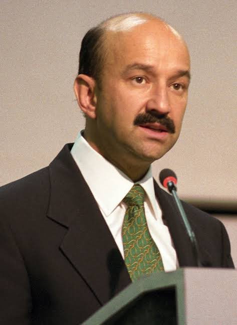 Cuauhtemoc_1521's tweet photo. Cuál es tu opinión de Carlos Salinas de Gortari, quien fue presidente de México entre 1988 y 1994? #TeLeo https://t.co/jNrlP9ZrLB