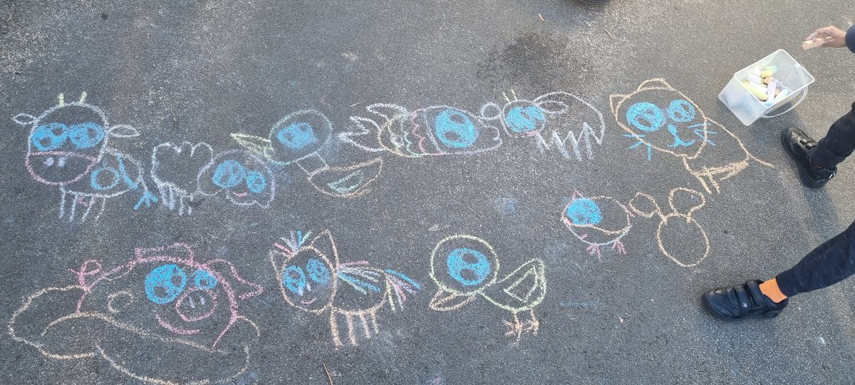 A wonderful way to mark make in the sunshine using chalk! One of the fabulous children in the Nest drew this today! Any guesses on what animals he drew? 😁 <a href="/kestrelmead/">Kestrel Mead Primary Academy</a> #kestrelinclusion #dsp