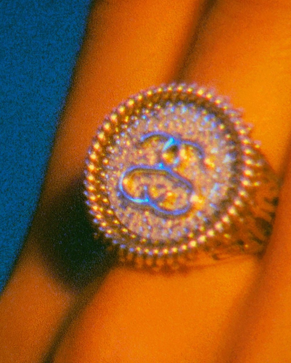 Outlander Magazine tweet media