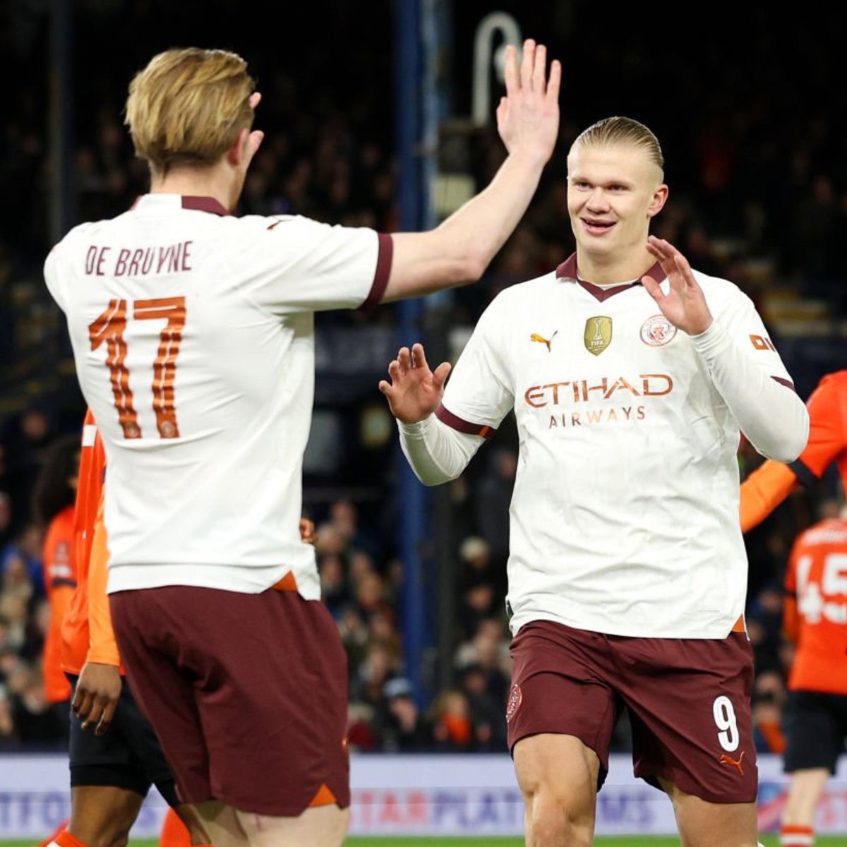 ActuFoot_'s tweet photo. MAIS ?!?!? 🤯🍗

⚽️ 3' But Erling Haaland
🎯 3' Passe décisive Kevin De Bruyne

⚽️ 18’ But Erling Haaland
🎯 18’ Passe décisive Kevin De Bruyne

⚽️ 41’ But Erling Haaland
🎯 41’ Passe décisive Kevin De Bruyne

⚽️ 55’ But Erling Haaland
🎯 55’ Passe décisive Kevin De Bruyne https://t.co/9lK8Vkmo6N
