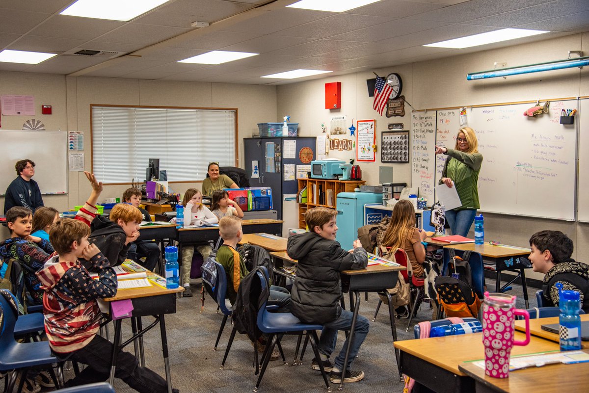 YubaWater's tweet photo. We had a blast delivering #salmon eggs to @YubaCounty schools recently as part of the #FishintheClassroom program we support, which teaches kids about fish lifecycles and healthy watersheds. Young fish are released into the wild once they're big enough!

🔗https://t.co/w6UzySTDho https://t.co/QoDHDpbmZI
