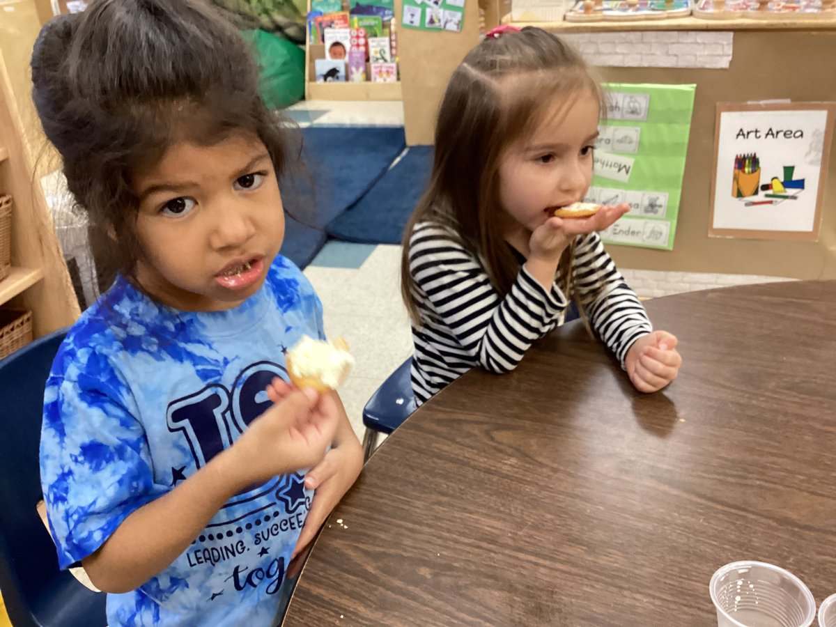 heykellicombs's tweet image. Talk about a multi sensory experience! These kids saw the cream in the beginning, the middle, and the end of shaking, they heard it change sounds as we shook it, and they tasted the delicious butter that was created (some even tasted the buttermilk)! @NISD_ECE @NISDLeonSprings