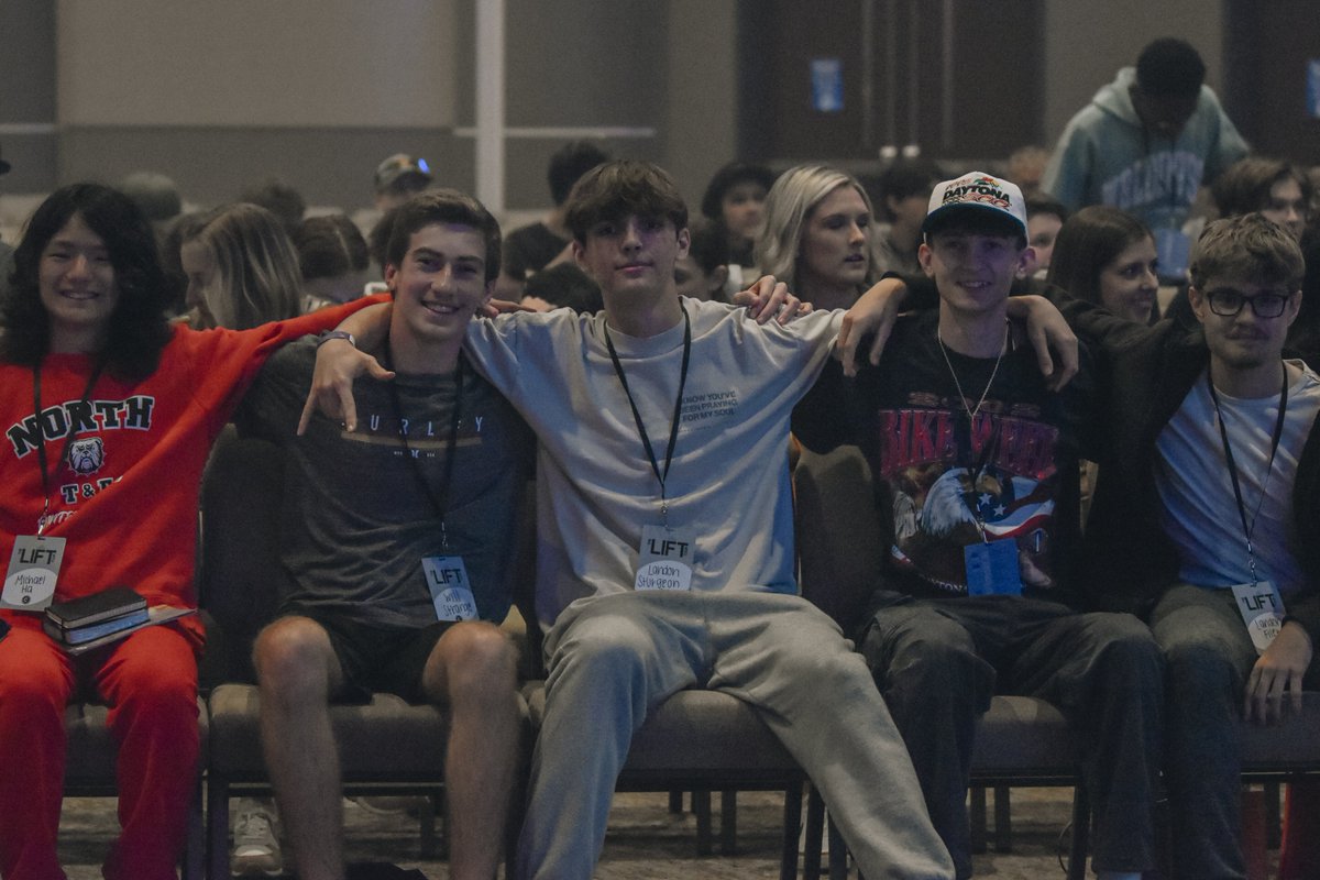 Cross Pointe Church tweet media