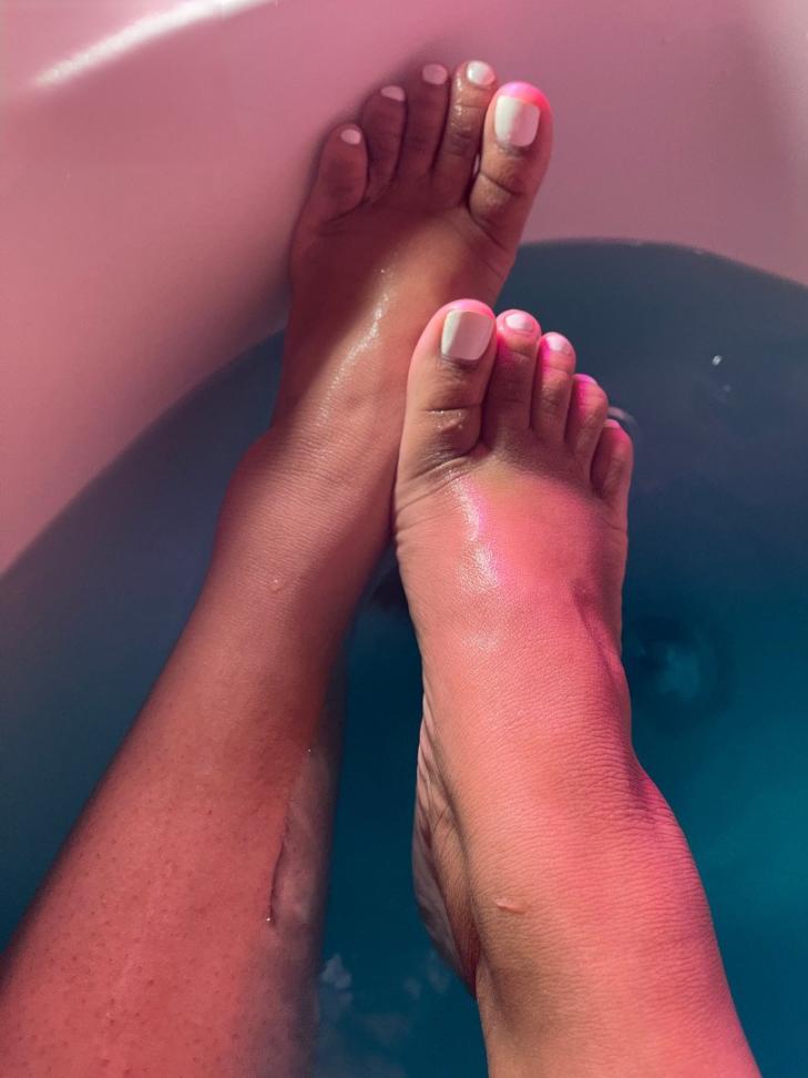 Shirleyshey2's tweet photo. Willst du mein treuester Sklave sein? Beweisen Sie, wie würdig Sie sein können 😈⛓️💸
Findom cashcow pig BNWO
Ebonydom #buyingcontent #sellingcontent
#Herrin #Füße #reiten #strümpfe #Socken #duftig #paypiggieswanted #loser #Mini #sub #beta #cum #Stall #zahlsklave
#zahlschwanz https://t.co/RT4usxiyCI
