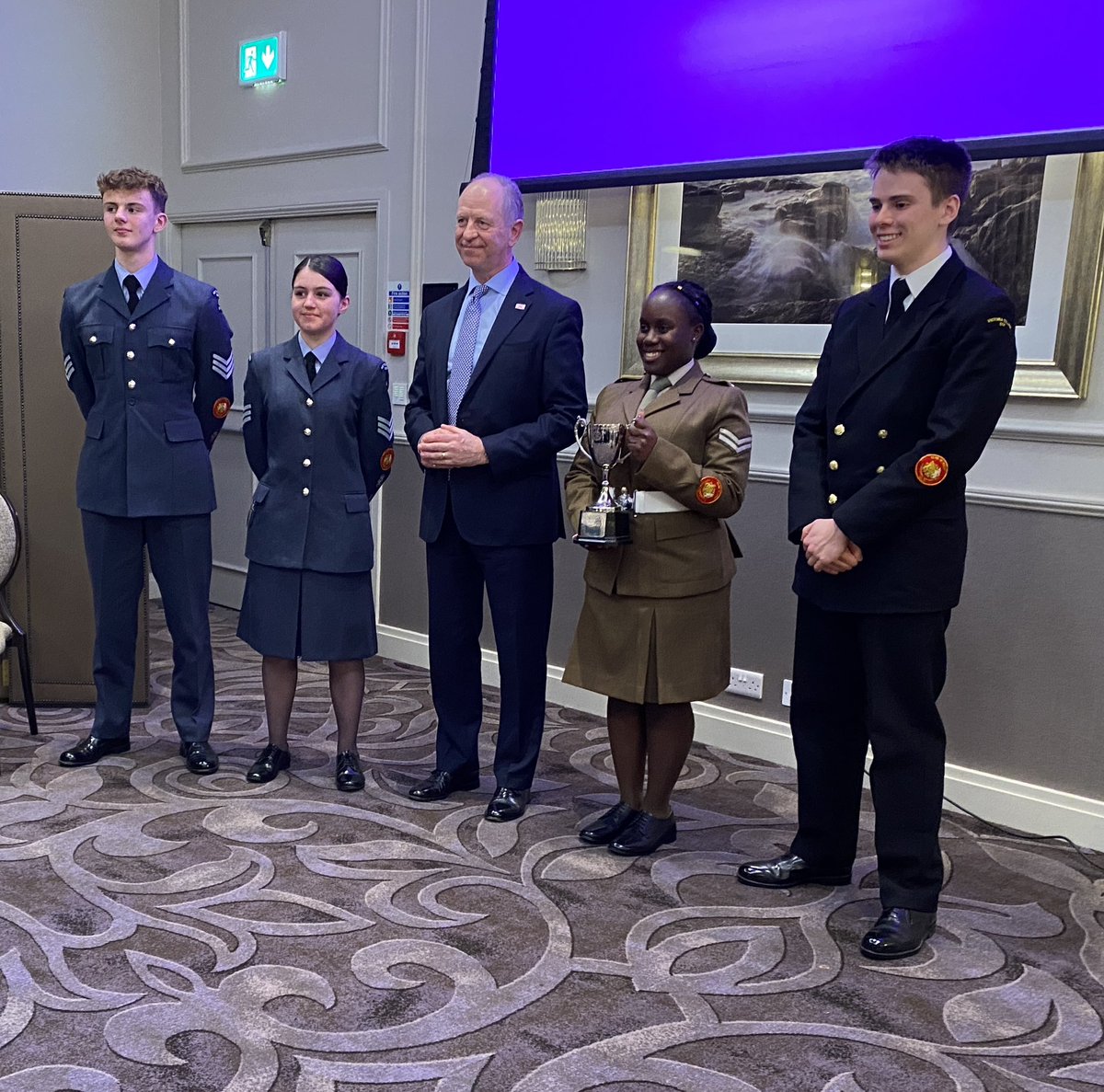 This evening our Lieutenant Governor Cadet, WO1 Thomas gave a presentation to @RotaryDLM, attended by His Excellency. Congratulations to all the LG Cadets, particularly Cpl Jemima from Jersey ACF who secured £1,000 👏 @victoriacollege @jcg_live @CCFcadets