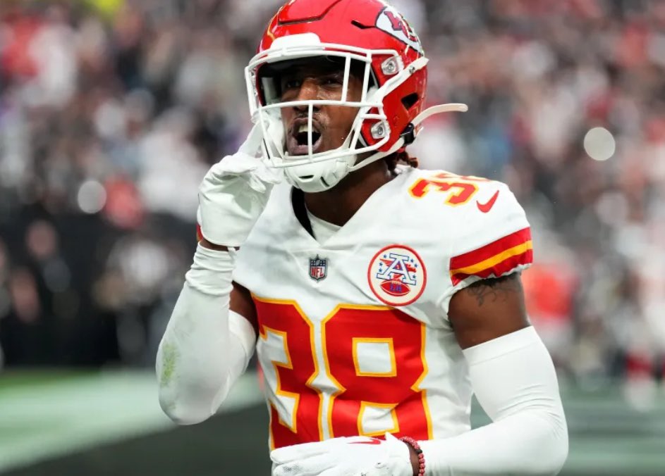 #Chiefs have informed L’Jarius Sneed they are prepared to use the franchise tag and are open to consummate a trade off it if no long-term deal is reached, per source. Sneed is agreeable to the scenario, giving him chance to talk with other teams while K.C. remains in play