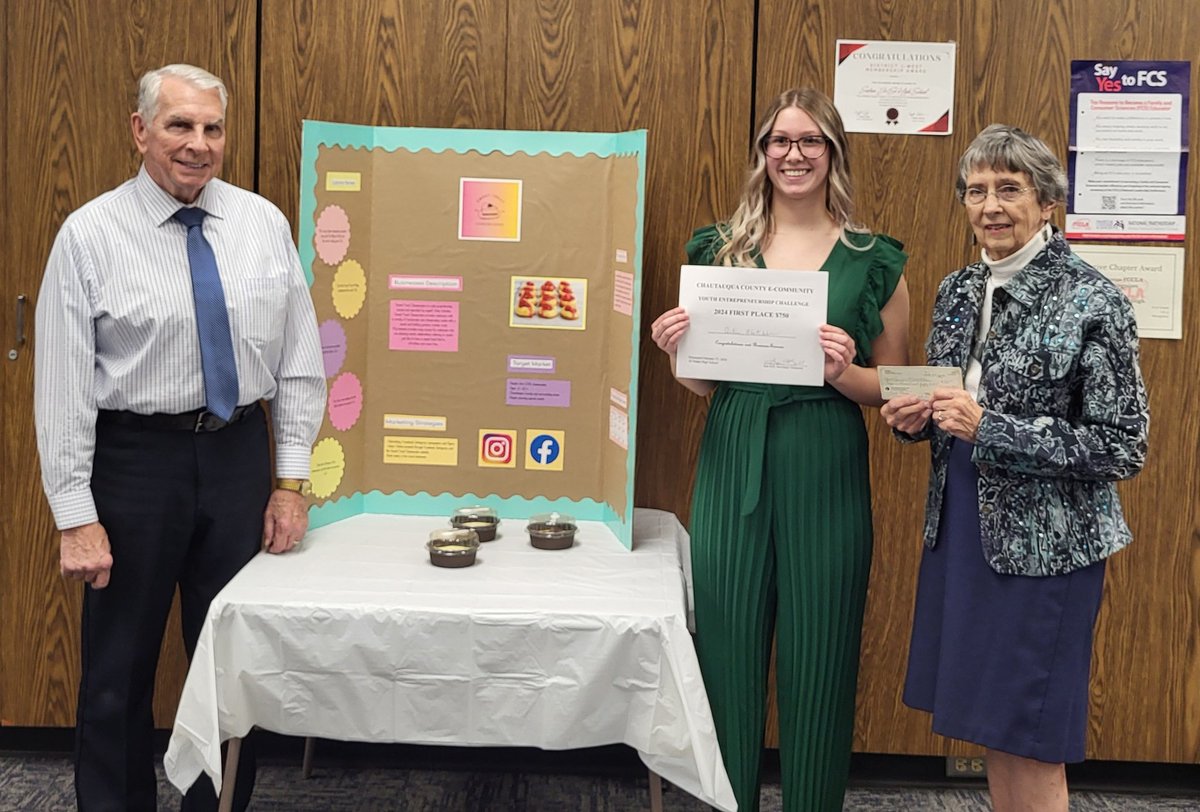 Janet Miller (@janetmillerks) on Twitter photo It was a sweet day at the Chautauqua County Youth Entrepreneurship Challenge! Congratulations to Arlie with Sweet Treat Cheesecakes on her first place finish!! <a href="/ecomm_ks/">E-Community Partnership</a> <a href="/goventuredash/">VentureDash</a> <a href="/networkkansas/">Network Kansas</a> It was a sweet day at the Chautauqua County Youth Entrepreneurship Challenge! Congratulations to Arlie with Sweet Treat Cheesecakes on her first place finish!! <a href="/ecomm_ks/">E-Community Partnership</a> <a href="/goventuredash/">VentureDash</a> <a href="/networkkansas/">Network Kansas</a>