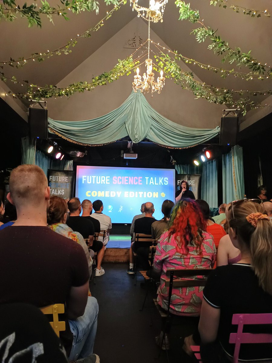 Last night I went to the @ADLfringe #FutureScienceTalks comedy night to support my #sciencesister, @StevensWithAPhD. She absolutely dominated her time on stage 💪 Such a fun nerdy night 🦠🧬🧪

#AdelFringe #sciencecomedy #SciComm