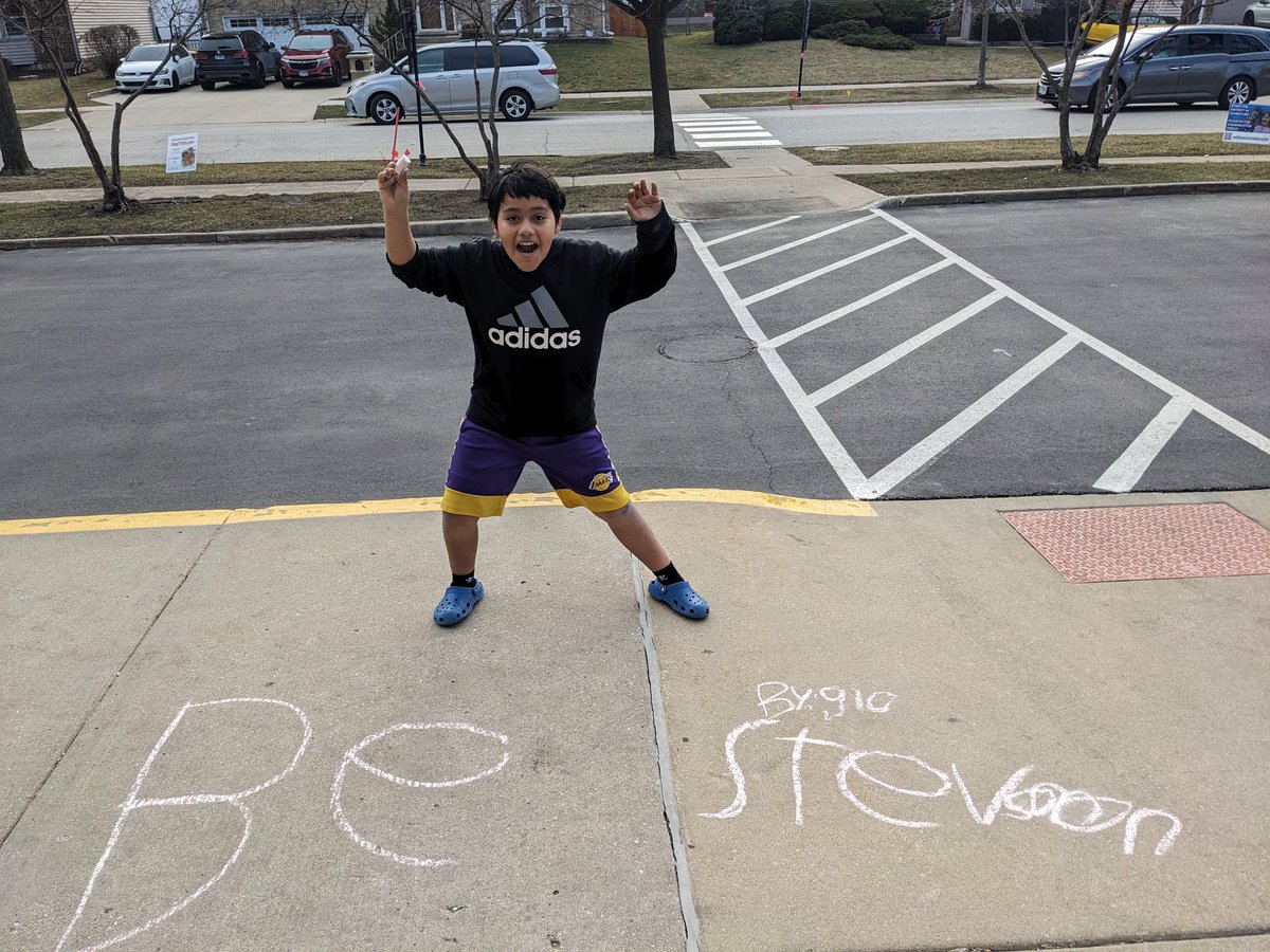 KenHaase27's tweet image. What do you do when the bus is late on a 70 degree afternoon?  At Stevenson, we CHALK!  #HavinFun #BeStevenson