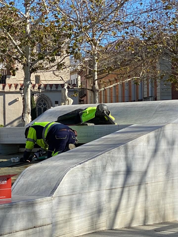 Esto solo pasa en Sevilla jajajjaajjajajajaj