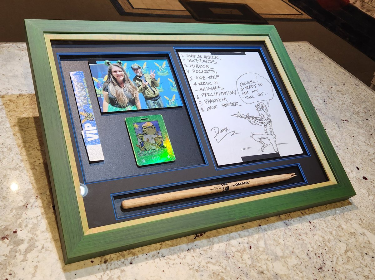 FrameDeArt's tweet image. Les Claypool Fearless Flying Frog Brigade setlist collage!  Lots of love in this frame!  Double Frame with a Spark Fillet, Bright Core Blue mat by Crescent and Museum Glass!  Happy customers make our day!

#LesCalypool #FearlessFlyingBrigade #SparkFrames #CrescentBrands