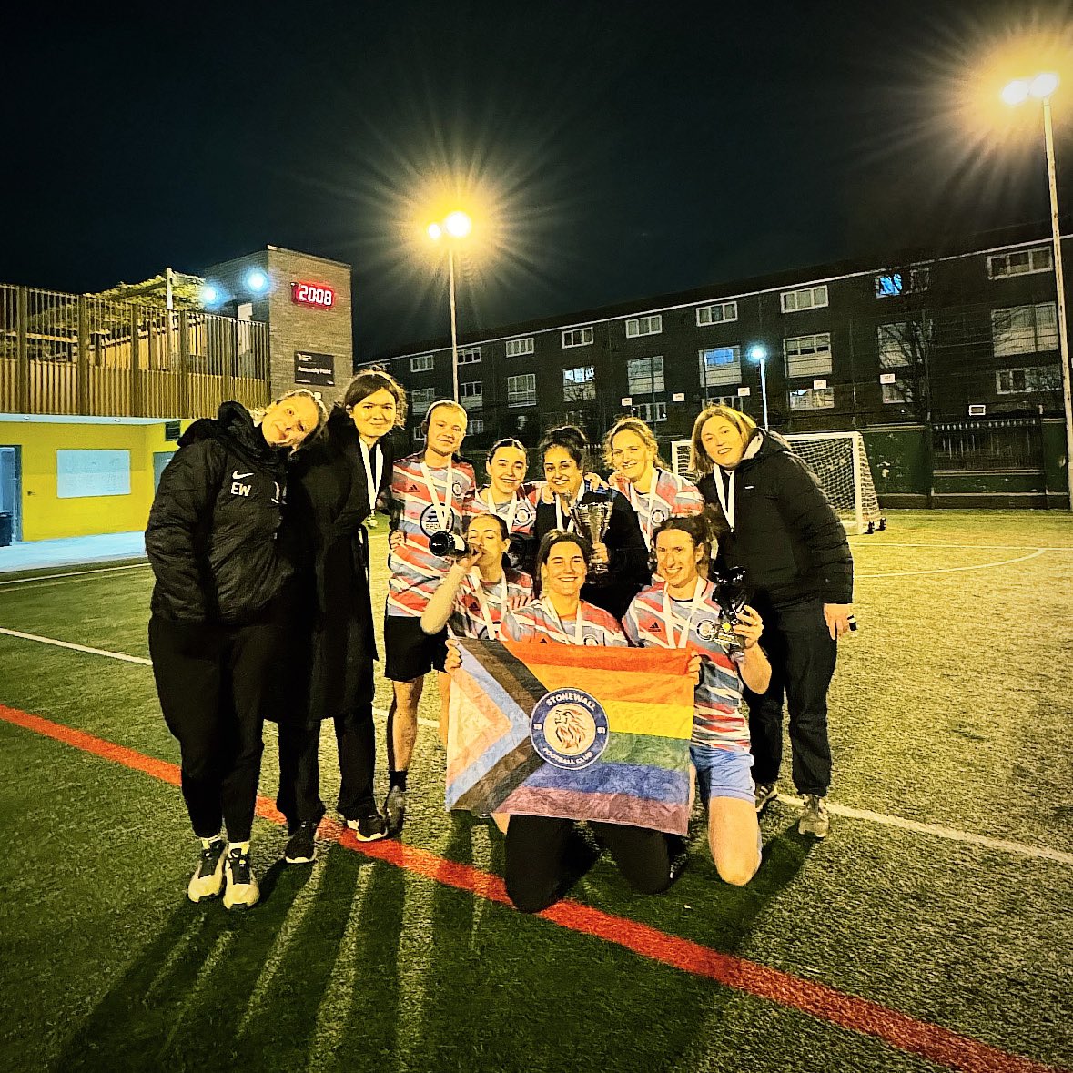Watched <a href="/StonewallFC/">Stonewall FC</a>’s Women and Non-Binary 5s first team win the <a href="/GoalpostsLeague/">The Goalposts League</a> tonight. Just a group of people loving playing football. What it’s all about. 🏆⚽️👏🏻💙 #footballforall