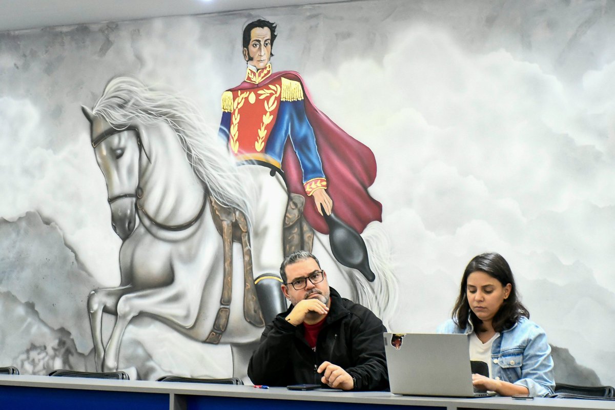 Junto a los Centros de Desarrollo de la Calidad Educativa estadales, municipales y parroquiales realizamos seguimiento al Plan de Acción y Estrategias para la conformación de las Brigadas Educativas de Empoderamiento de la Mujer.

<a href="/NicolasMaduro/">Nicolás Maduro</a>
@MPPEDUCACION