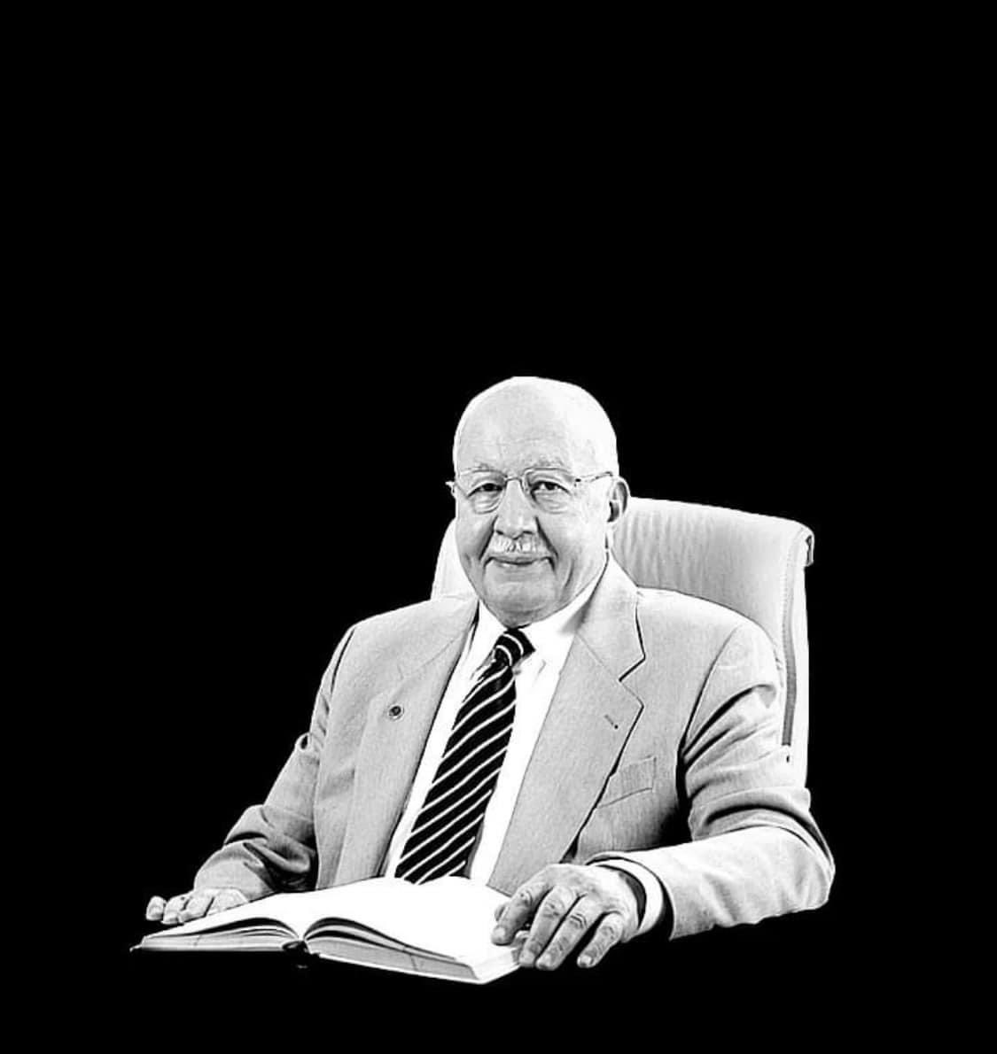"Bir çiçekle bahar olmaz ama her bahar bir çiçekle başlar."
Büyük Devlet ve Dava Adamı Prof.Dr. Necmettin ERBAKAN Hocamızı vefatının yıl dönümünde saygıyla, özlemle, rahmetle yâd ediyorum.