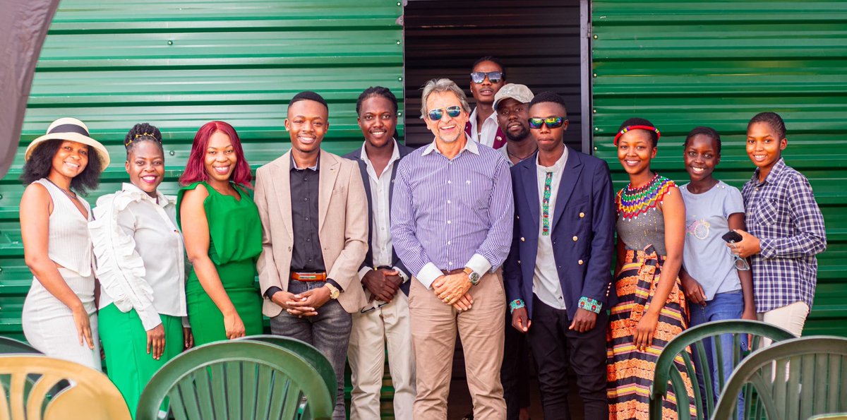 euinzim's tweet photo. The 🇪🇺  is investing in people through the arts in different parts of 🇿🇼! 
Today, the EU Ambassador @vonKirchmannEU toured @DanicaStudios, in Chinotimba, Victoria Falls which received funding to upgrade their studio under the #CreativeActions2 project implemented by the @culturefundzim. Danica has provided access to studio time for young artists in Victoria Falls.
#EUinZim🇪🇺🇿🇼