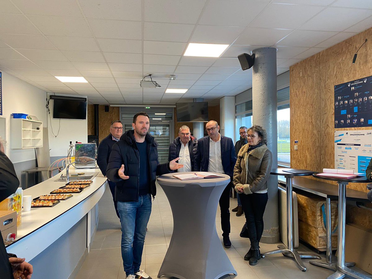 PatJean44's tweet photo. Aujourd’hui présent pour la signature de la nouvelle convention entre l’AGS golf ⛳️ et la mairie de @stsebsurloire pour une durée de 5ans. Signature charte Sport et Handicap en présence du 1er adjoint #ThomasBoucher et #LaurenceLegallRibreau conseillère en charge du handicap https://t.co/uMtM34T5Eb
