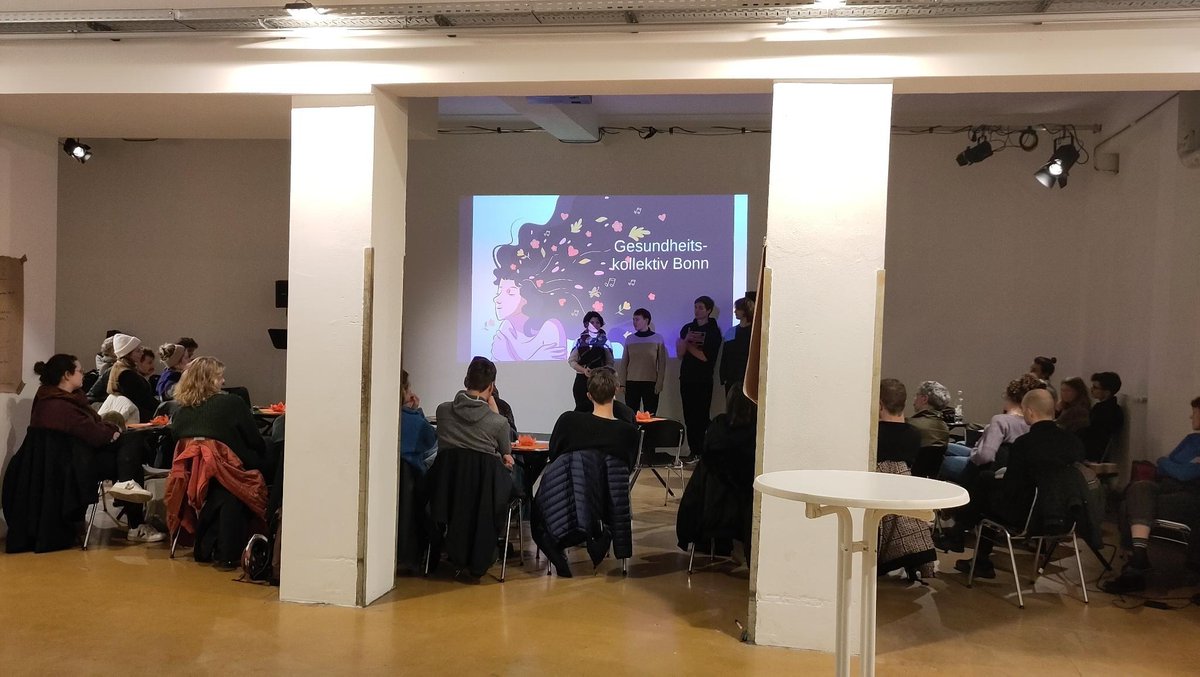 gekobonn's tweet photo. Danke an alle, die an unserer Auftaktveranstaltung am 11.01.24 in der Brotfabrik teilgenommen haben!
Über die große Resonanz haben wir uns riesig gefreut!

Es waren über 60 Leute da und haben sich aktiv zum Thema einer solidarischen Gesundheitsversorgung in Bonn eingebracht. https://t.co/yGi5b8PeIr