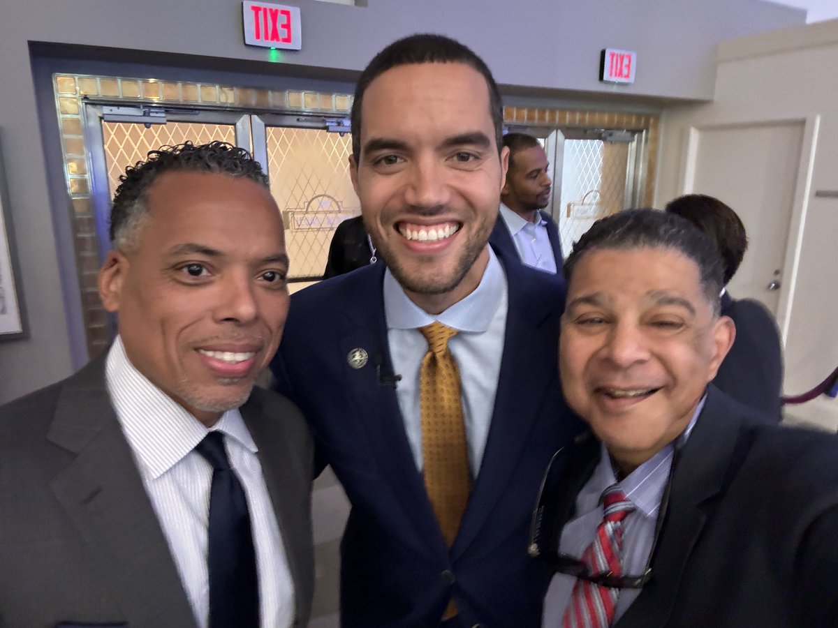 fpagejr's tweet photo. Attending @CGHollins Black History Month Program with @RonaldGreene07 at @HoustonTX Hall @houstonstyle #TeamStyleMag https://t.co/Gt8NlNXBVw