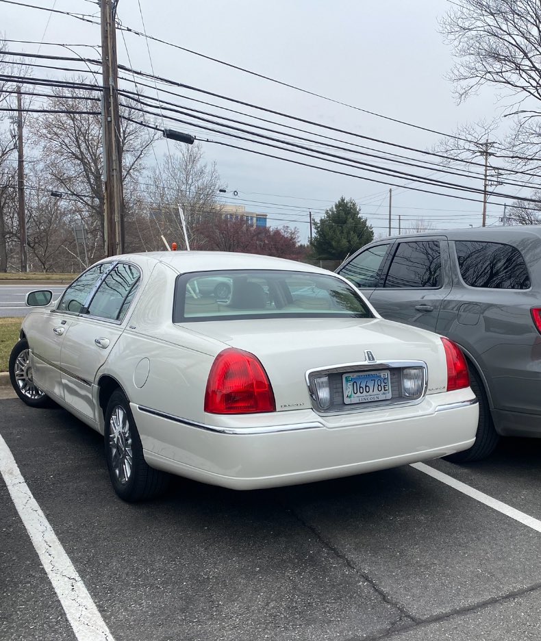 Some guy in Rockville just gave me the ‘don’t you know you parked too close to me? stare-down.’ This is how he parked… #ParkingWars