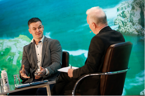 Closing out today’s #IHF2024 sessions, Johnny Sexton is in conversation with Richard Curran. Asked about what makes a great leader, Johnny said, “What all great leaders have in common is that they lead by example. It’s 90% what you do and 10% what you say”.