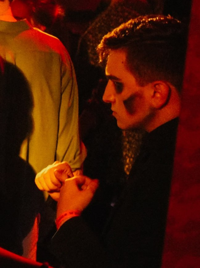 ВеЧер tweet media