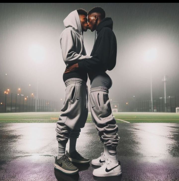 alaafinofEko's tweet photo. Tag that person you depesrately wanna do this with and run away.  😋 https://t.co/N5cpuk58Zb