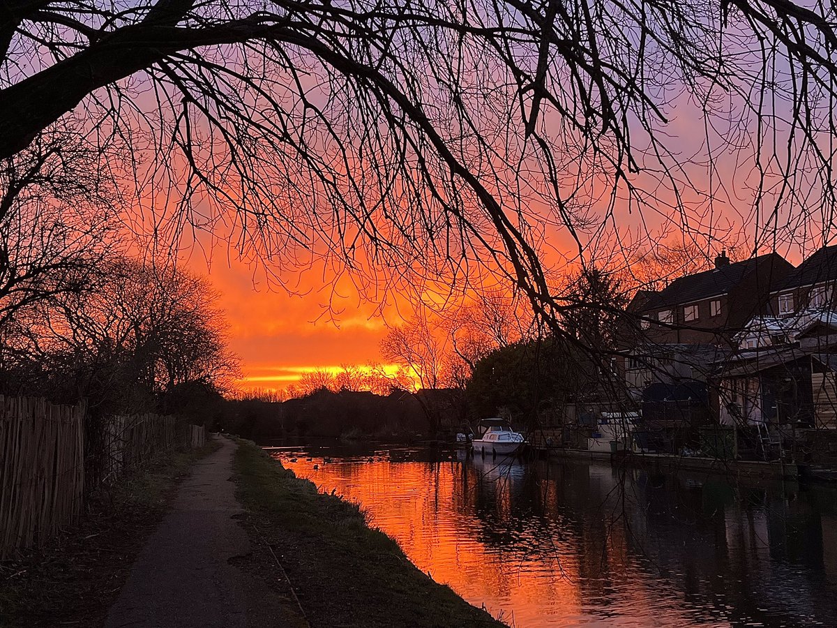 From this mornings walk along the canal towpath…. around 06:45am. 
#Photograpy #Sunrise #Sun #Canal #CanalRiverTrust #Blackburn #England #Lancashire #KeepCanalsAlive