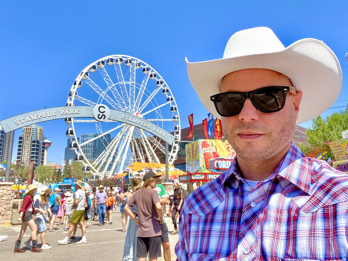 br_webb's tweet photo. From Pride parades to thrilling adventures, 2023 was a whirlwind! 🏳️‍🌈✈️ Now, it’s time to turn the page and discover into even more fabulous destinations and experiences in 2024! 🌟 #HomoCultureTour #Wanderlust #NewJourneys #AdventureAwaits #LGBTQTravel #ExploreWithPride https://t.co/saIZKxm7wN