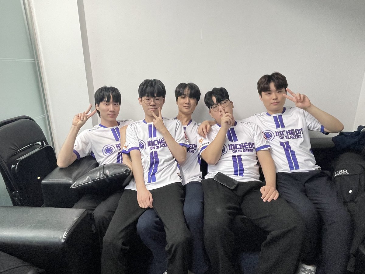 emptyVlrt's tweet photo. #MATCHDAY 🎮 vs #IAM
Today 5pm (KST), I am going to play with brothers who have experience on VCT masters and tier-1
however, we are strong
I will show and prove
#발로란트 #VALORANT #ONSWIN #VALORANTchallengerskorea https://t.co/1HDvZB8zrY