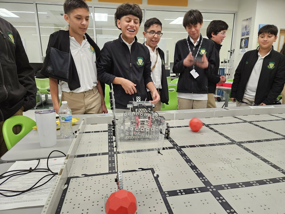 MrCortezRobotic's tweet image. Just tried a new STEM Lab where kids played basketball with robots, and it&apos;s a keeper! Both enjoyable for the kids and myself! This is how we kicked off our Robot Olympics 🏀🤖 #RobotOlympics #InnovativeTeaching #FunLearning