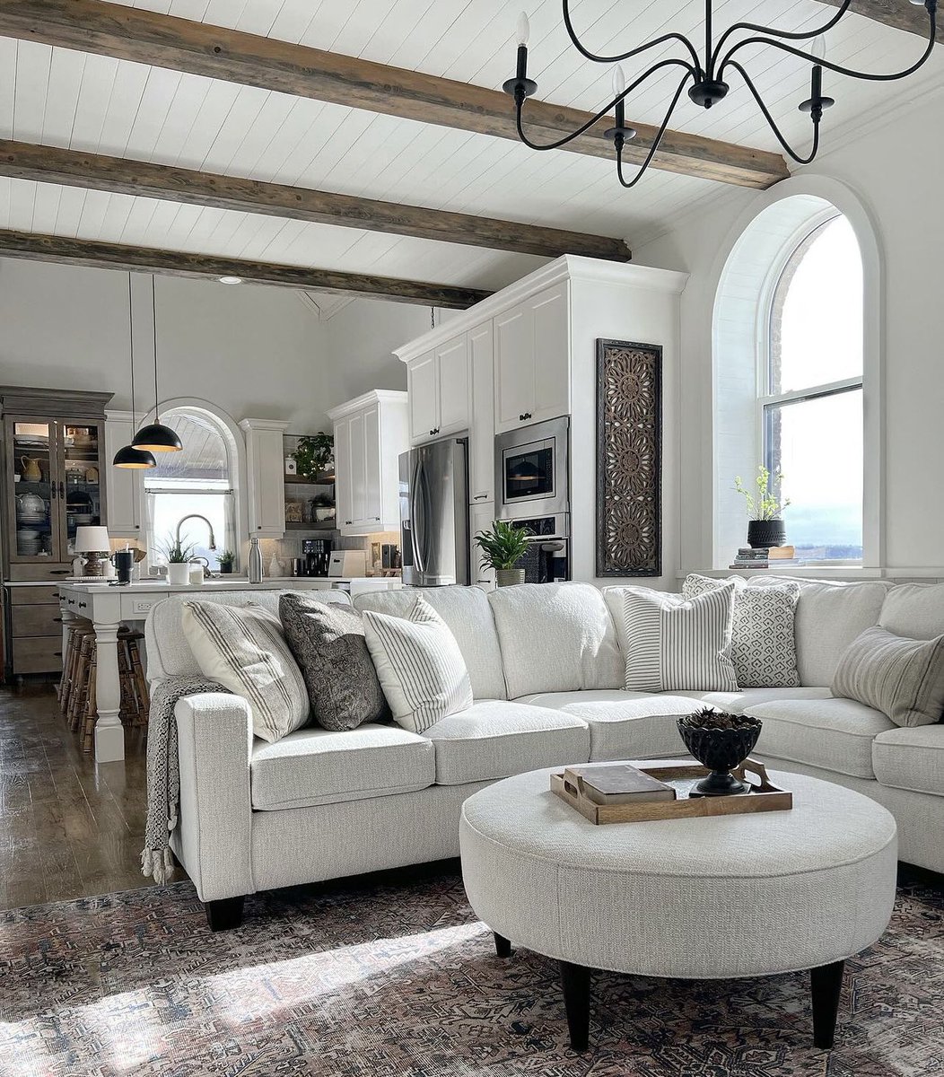 Dreaming of relaxing here with a good book and a cup of tea! 📖☕️ 💭 @designsbykaran’s home with our sectional and ottoman is absolutely gorgeous!! 
•
•
•
#besthome #besthomefurnishings #best #mybesthome #interiordesign #love #furniture #sectionalsofa #bestchairs
