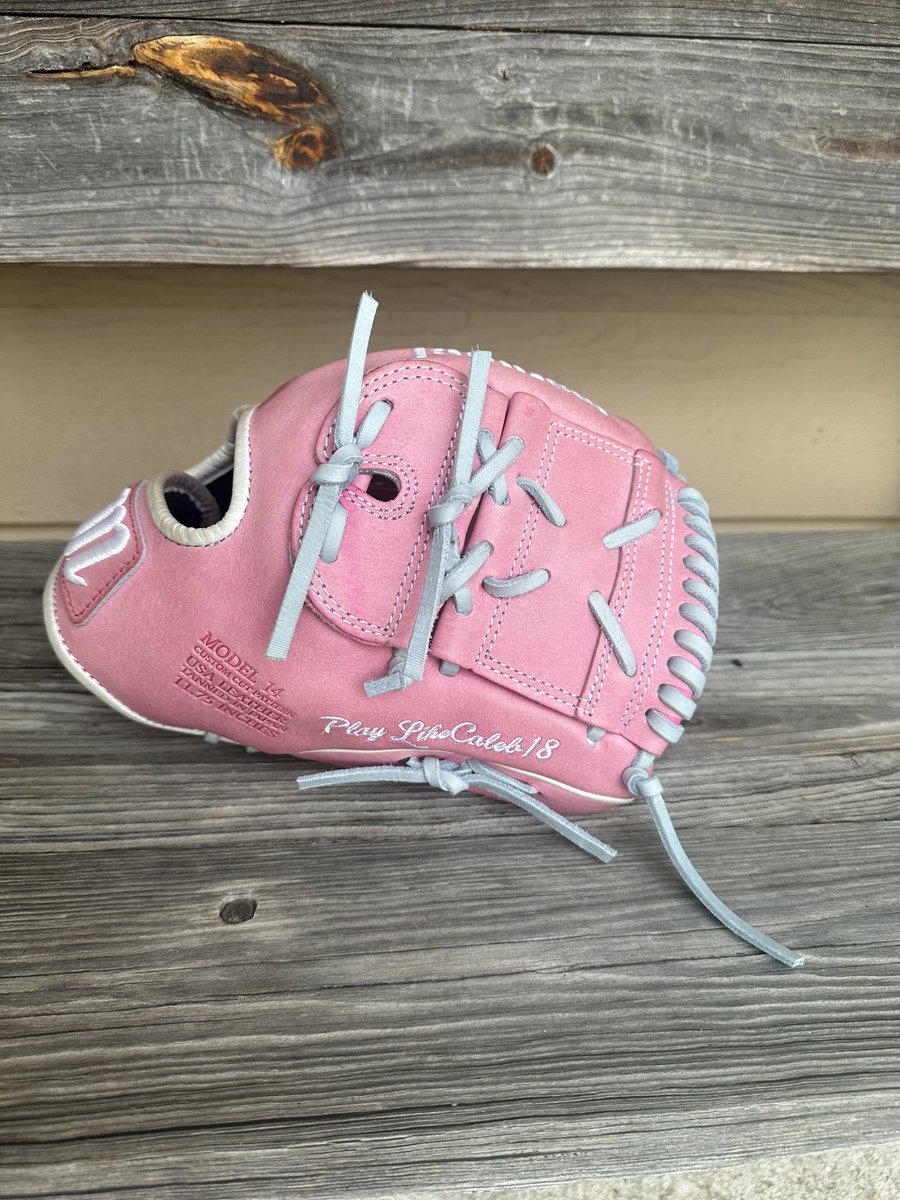 TheGloveDoctor tweet media