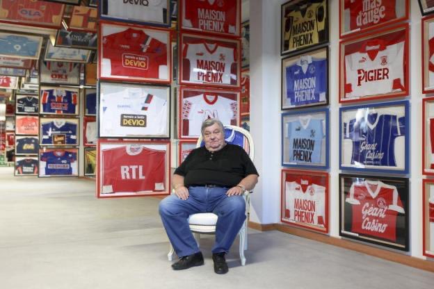 13,000 items including worn shirts belonging to Cruyff, Maradona, Pelé, Zidane & many more going back over 40 years. Ladies & Gentlemen; the late Louis Nicollin’s collection! A museum displaying these items will open in 2025 near Montpellier. (Source: Sporting Club Magazine/FB)