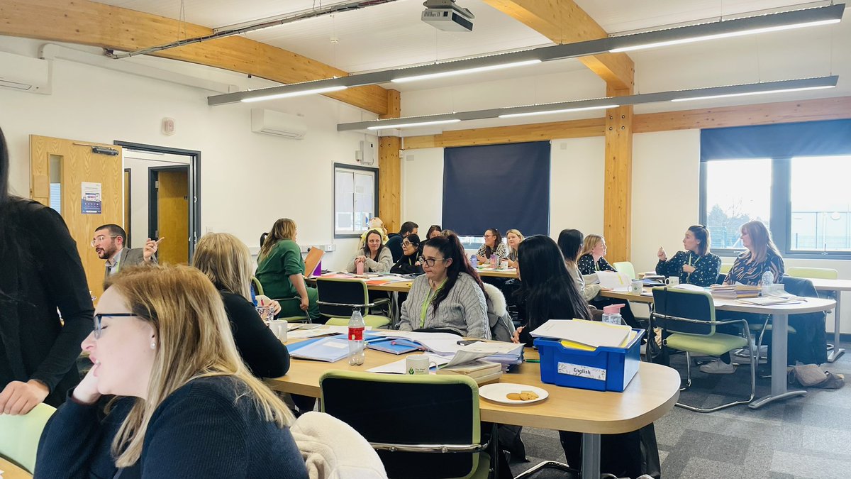 Today the @TMETrust year 6 focus day was a huge success. Driven by the Vice Principal network, through identified common school improvement priorities, all yr6 teachers and VPs took time focus on writing with expert advice from Mel Hendy and @kestrelmead Kat Nixon! #collaboration