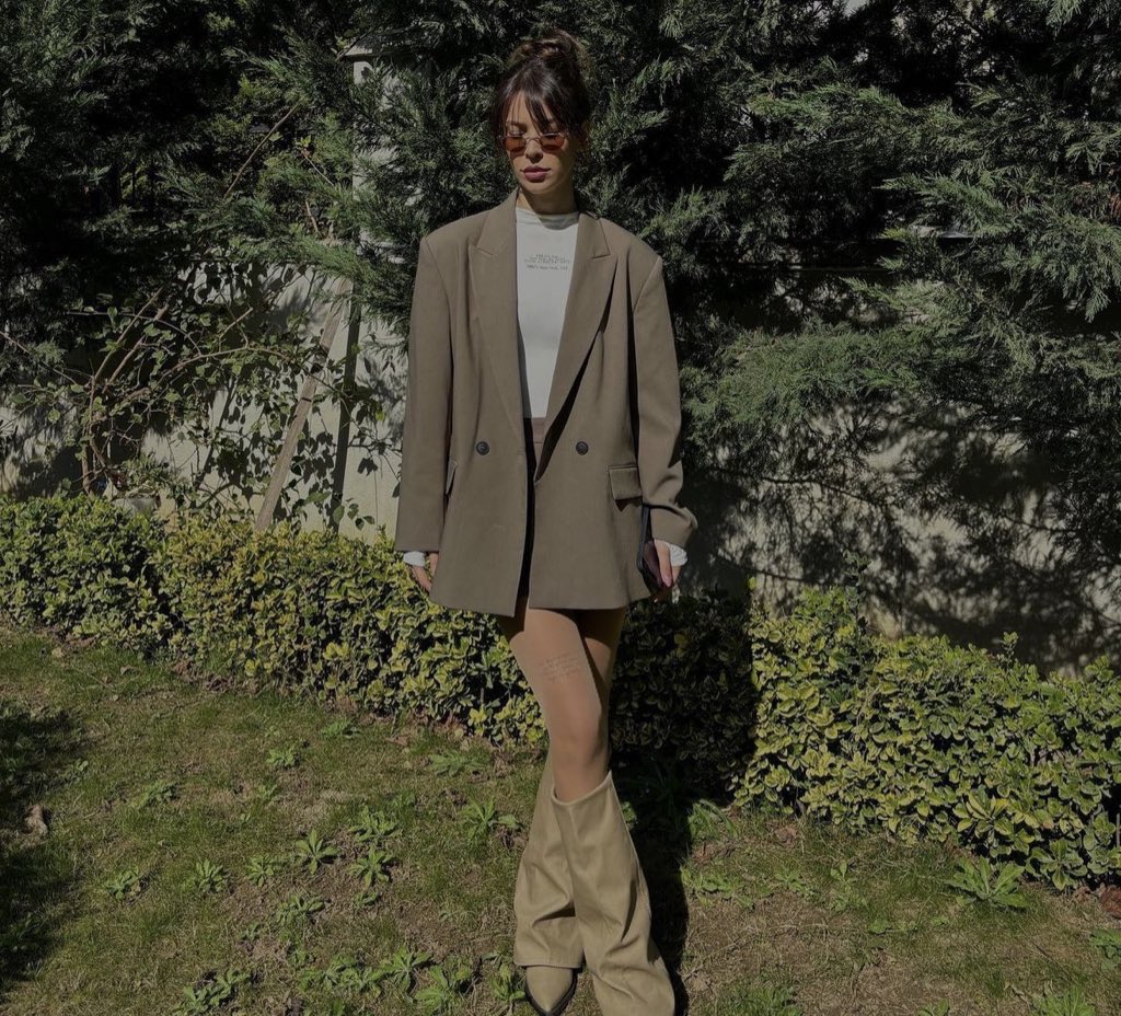 devozkancloset's tweet photo. Devrim Özkan’ın son postunda giydiği
👢si: Zara

@_devrimozkan 
#DevrimÖzkan https://t.co/tRPD511Bab