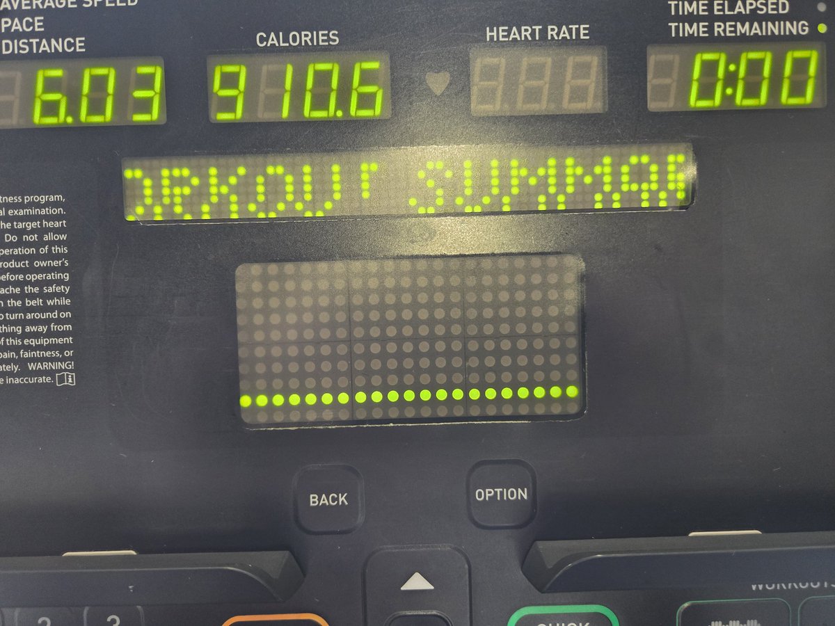 Chris120778's tweet photo. #HalfAss 🏃♂️ while #BoxingX goes back and forth with the latest news.
#CaneloDuckTales https://t.co/skkWCQKPmY